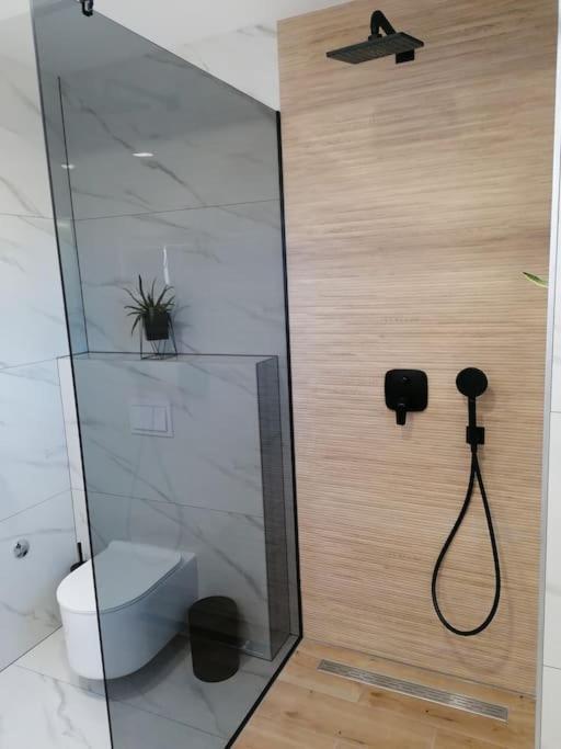 אומיס Apartman Max !!!! מראה חיצוני תמונה