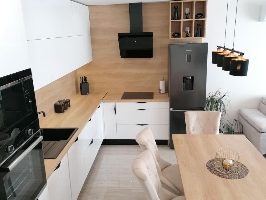 אומיס Apartman Max !!!! מראה חיצוני תמונה